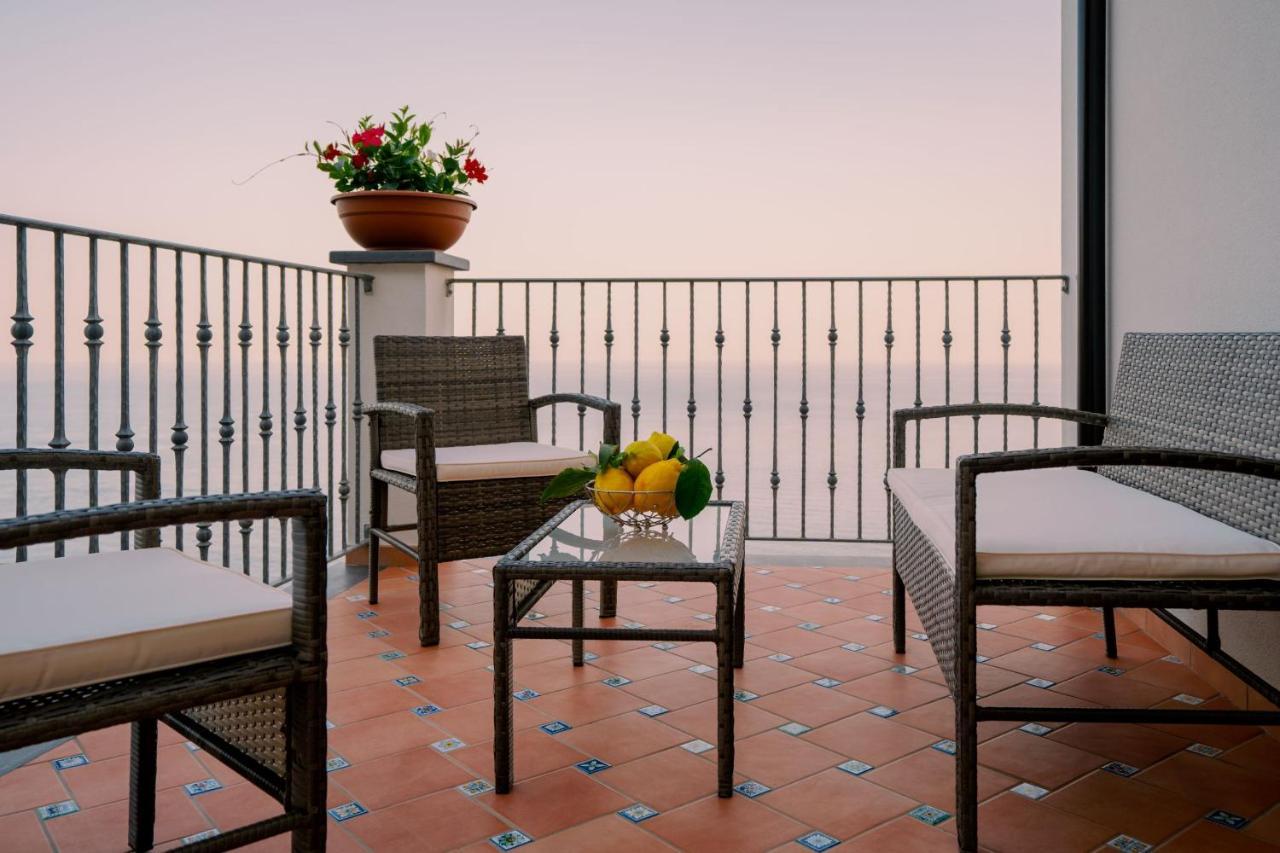 Alone Amalfi Villa Bagian luar foto